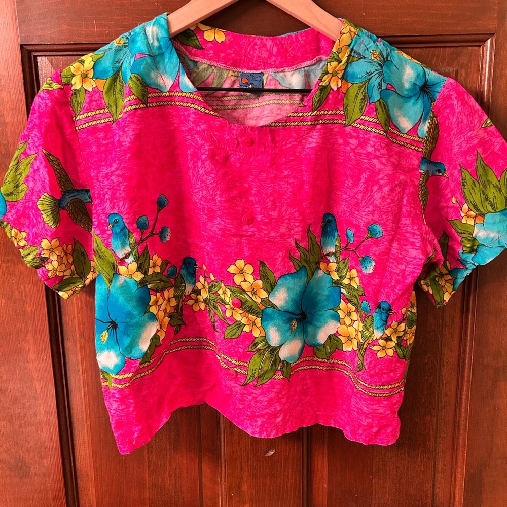 Caribbean Surf VTG Pink and Blue Floral Rayon Top. No size tag.
